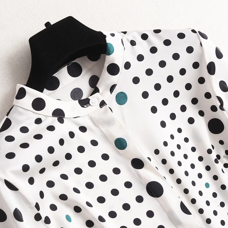 Шифоновое платье в горошек с принтом Модель 2020 года Контрастный цвет С открытыми