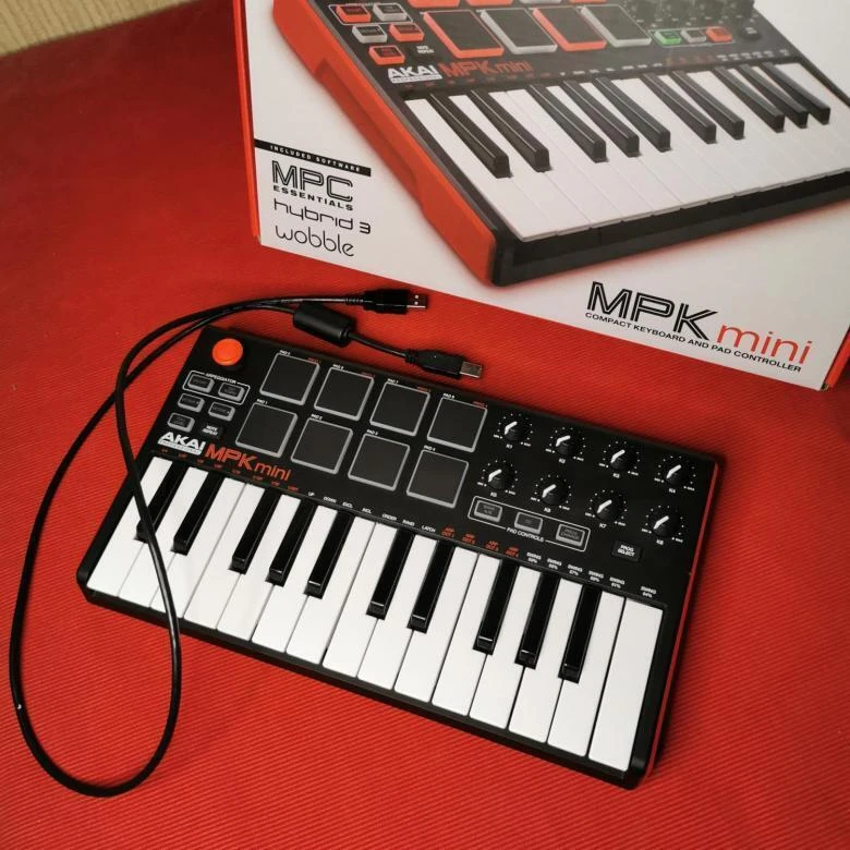 Akai pro MPK mini Mk3 MIDI keyboard 25 reduced keys |