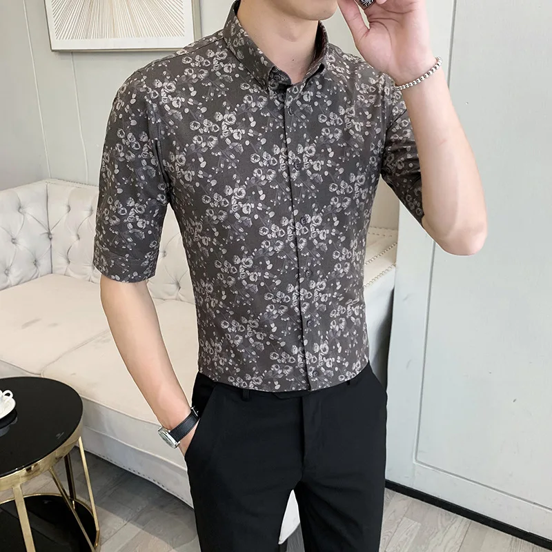 

High quality new spring, summer and autumn men's shirt middle sleeve shirt night club Slim Fit Shirt Korean top small flowers