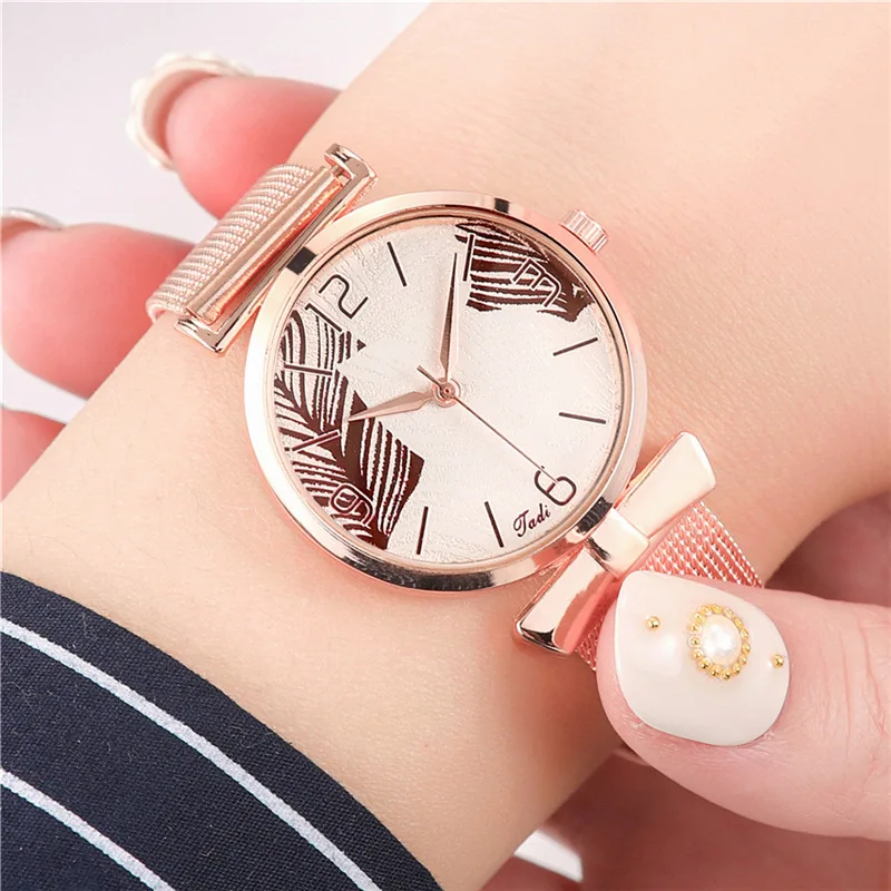 

2020 new ladies simple INS style dial rose gold metal mesh belt quartz watch ladies luxury brand Geneva watch Chasy