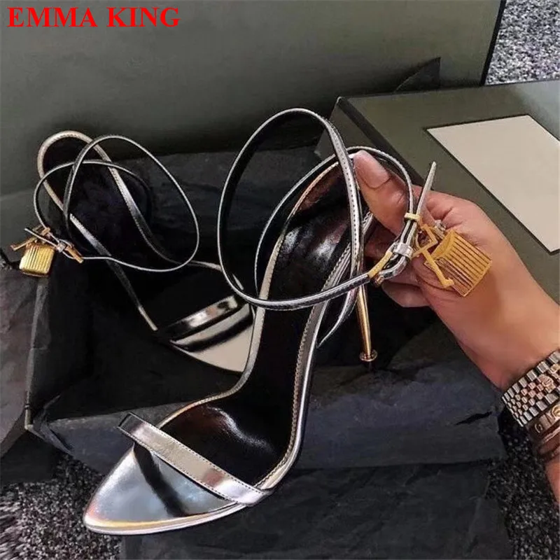 

Fashion Women Metal Decor Design High Heels Sandals 2021 Summer Gold Lock Ankle Strap Gladiator Sandals Party Strip Shoes Woman