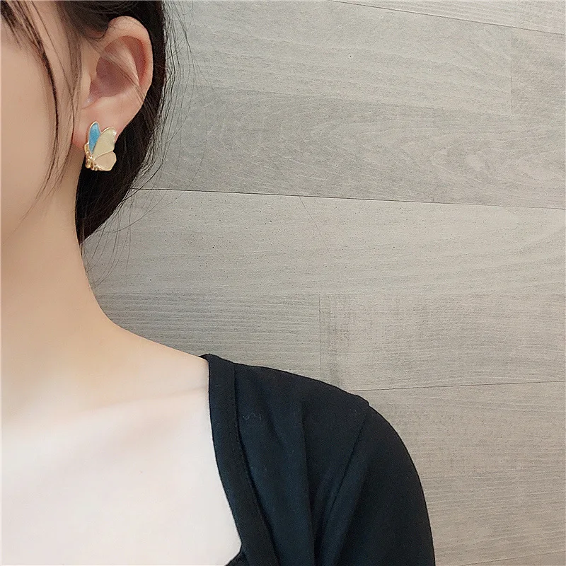 Серьги в виде бабочки женские милые маленькие ювелирные украшения Корейском