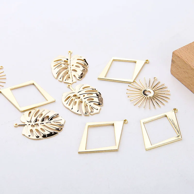 10 шт. Настоящее золото гальваническое покрытие листья цветок полые