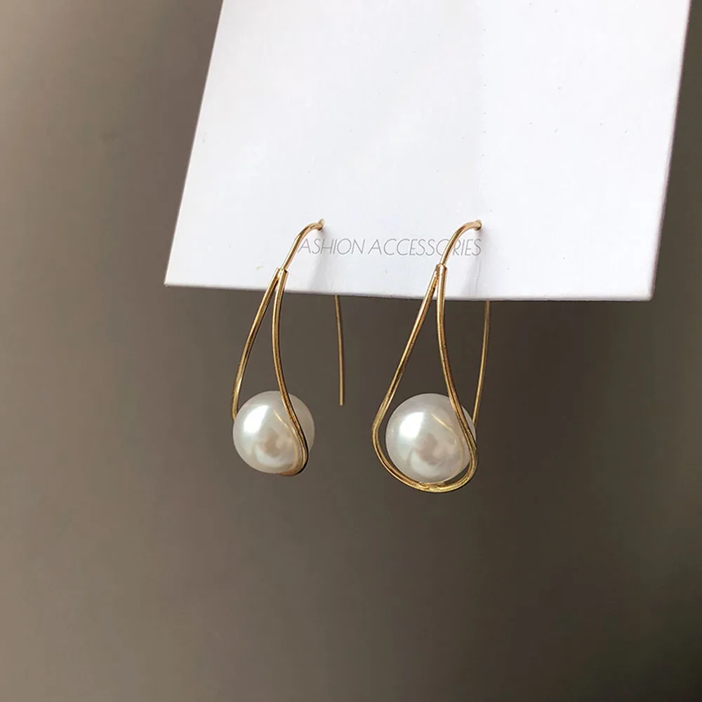

French Small Temperament Stereo Pearl Earrings Fashion Personality Eardrop Beautiful Drop Earrings