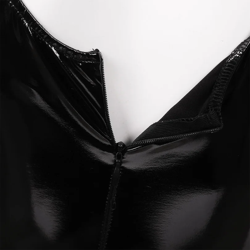 Комбинезон женский из лакированной кожи без рукавов с вырезом - купить по