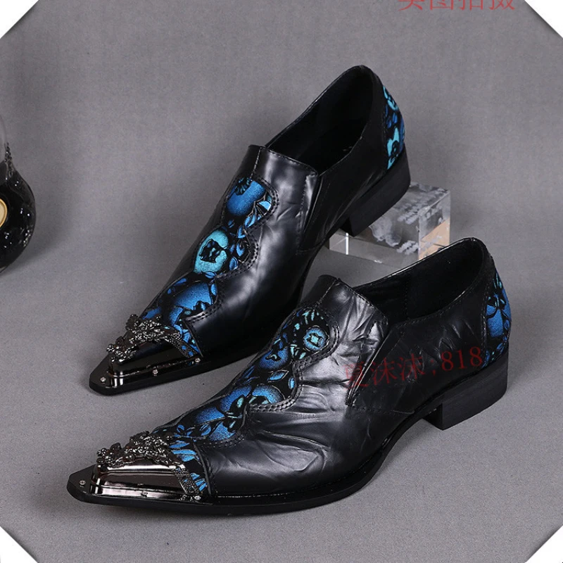 

Christia Bella Blue Embroidery Men Office Leather Shoes Business Party Prom Nightclub Men Plus Size Metal Pointed Leather Shoes