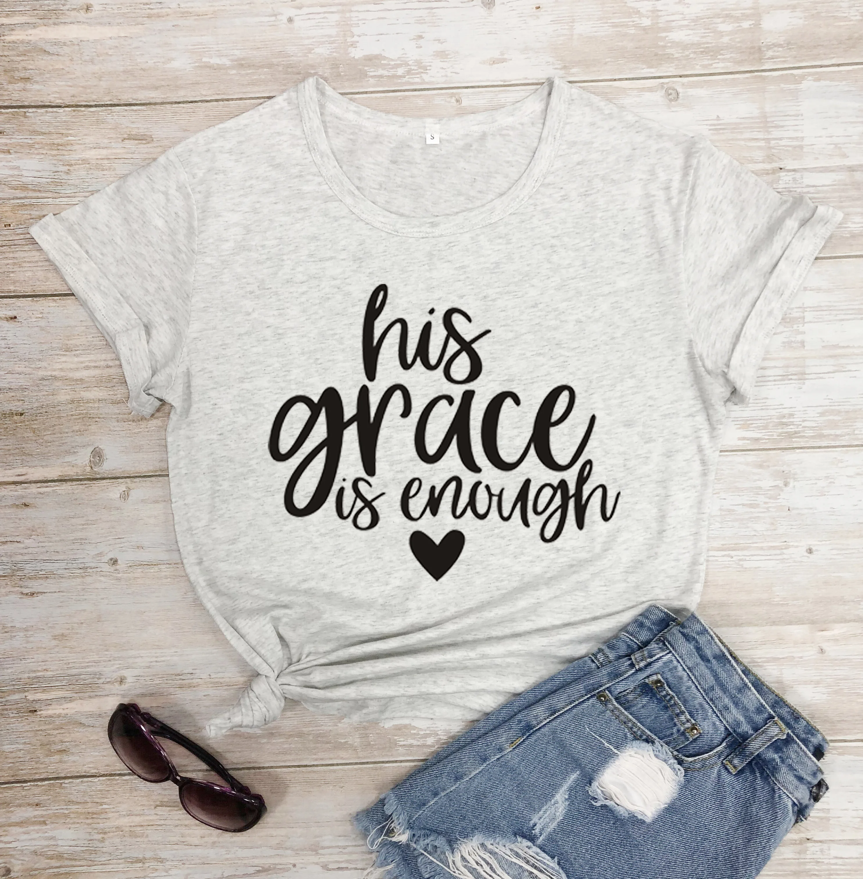 Футболка с надписью «his grace is enough» серая футболка с надписью «His Grace is enough» хлопковая футболка с надписью «his grace is enough» S-3XL