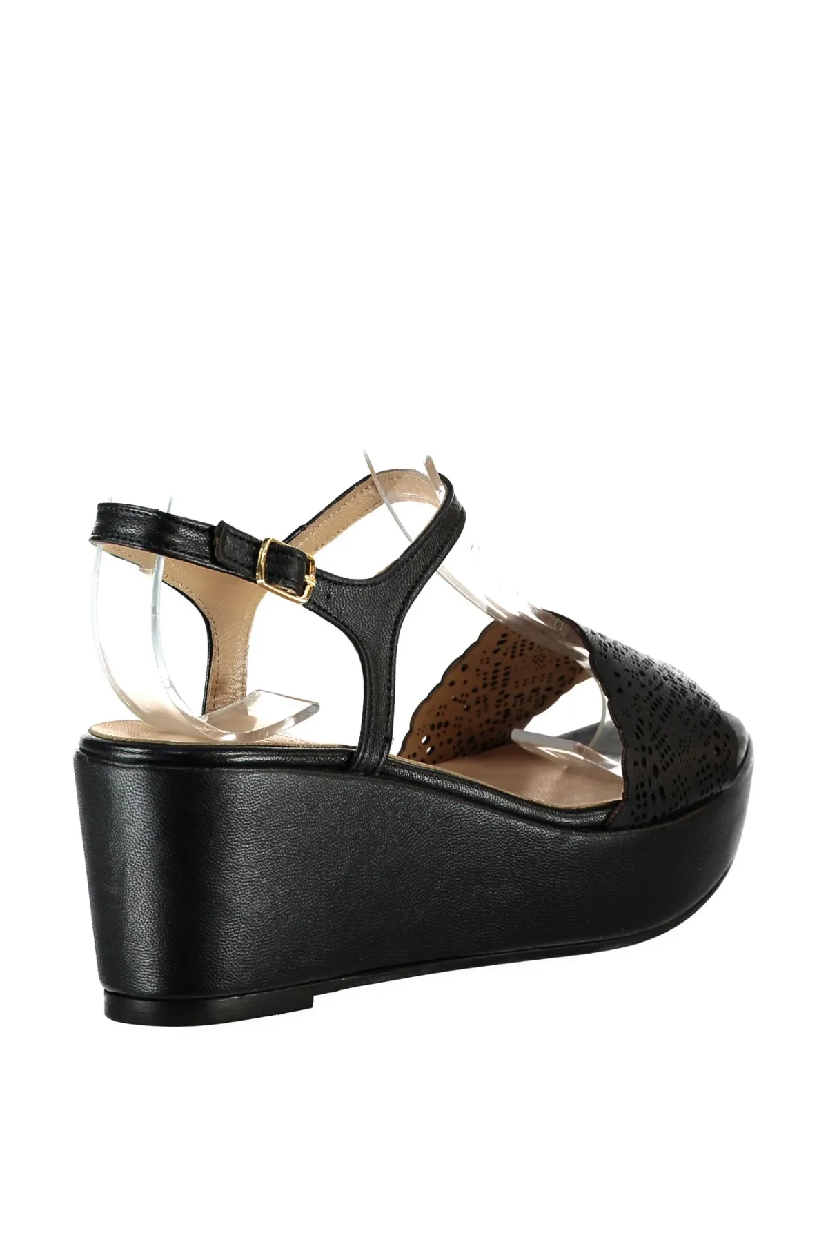 Светло-коричневые женские туфли на танкетке из натуральной кожи с жемчугом