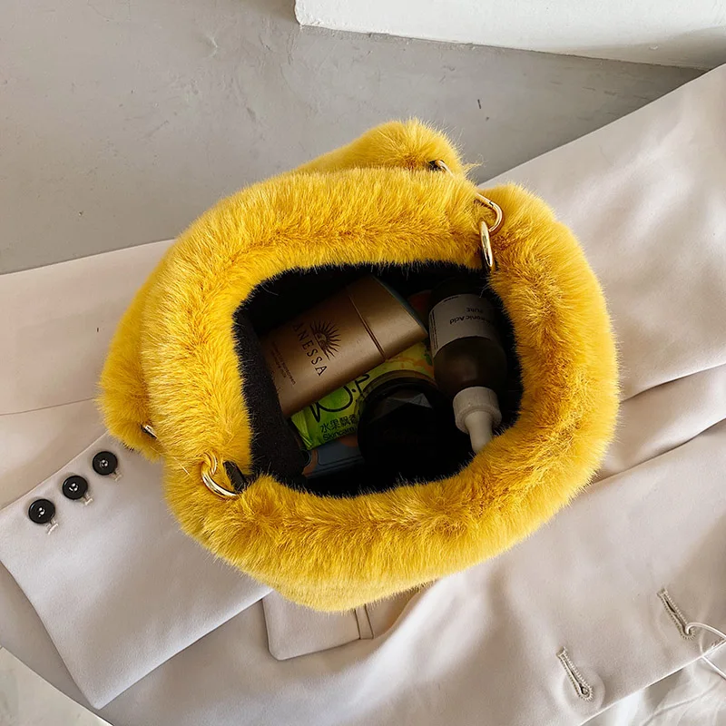 

Messenger bag women's Bag Plush girl's bag 2021 new temperament small bag cute plush one shoulder bag