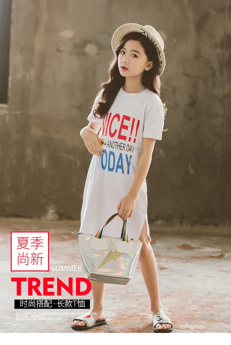 

The new summer Korean version of the big boy western style in the long paragraph printed letters summer short-sleeved t-shirt