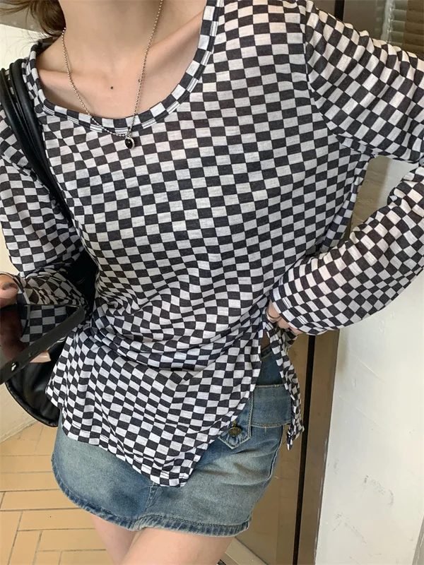 

Cost-Effective Checkerboard Plaid Long Sleeve Neck Split T-shirt
