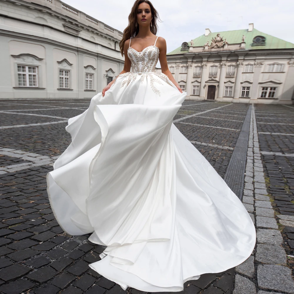 

Charming A-Line Bridal Gown Sleeveless Appliques Jersey Spaghetti Straps Sweetheart Backless Court Train Customize Wedding Dress