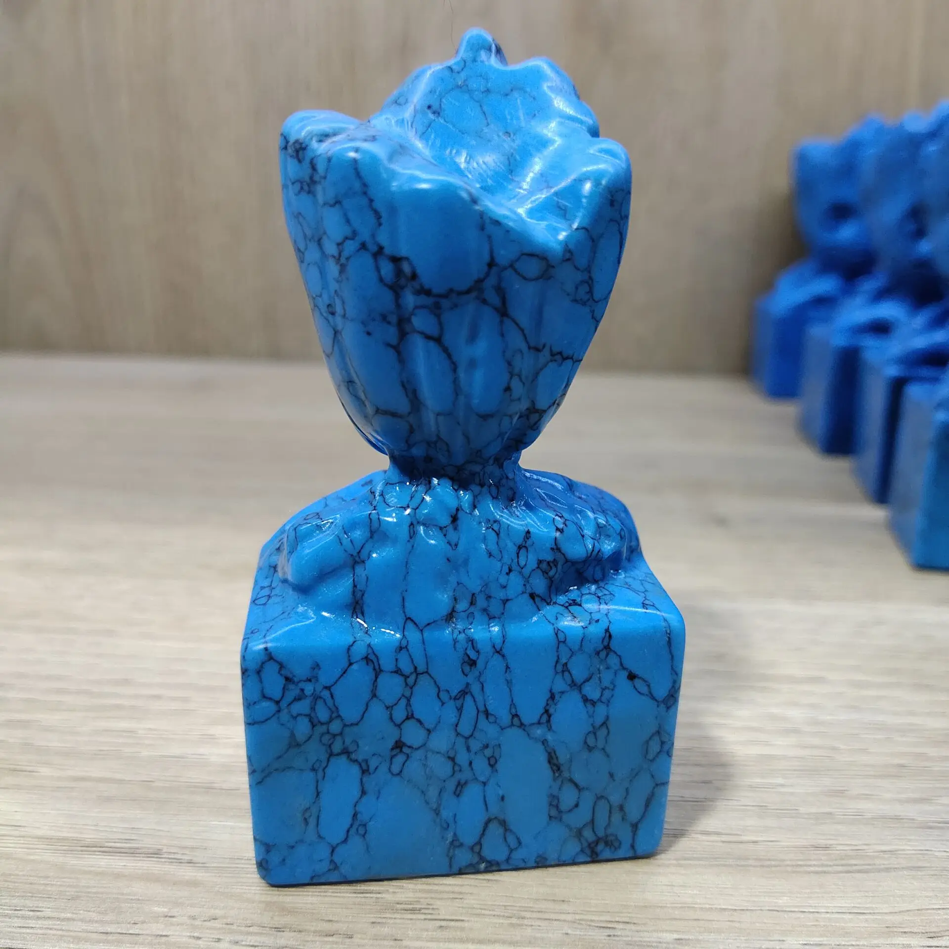 

Turquoise blue turquoise Groot crystal craft statue decoration Reiki stone sculpture home study quartz stone art therapy guardia