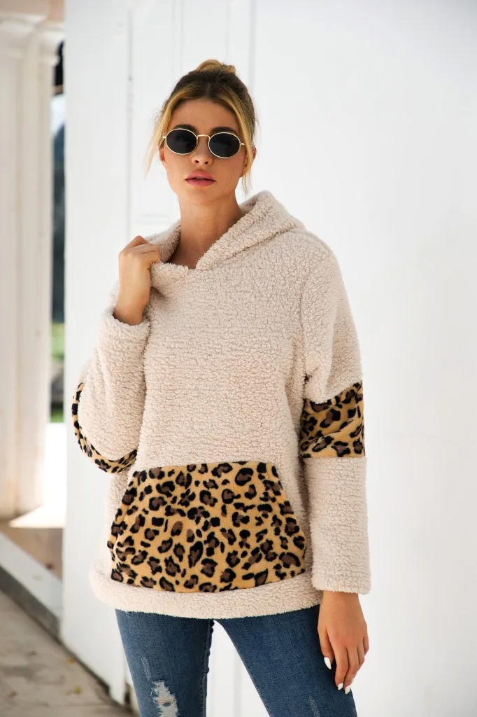 

2021 autumn and winter new big pocket leopard print stitching plush hooded sweater women