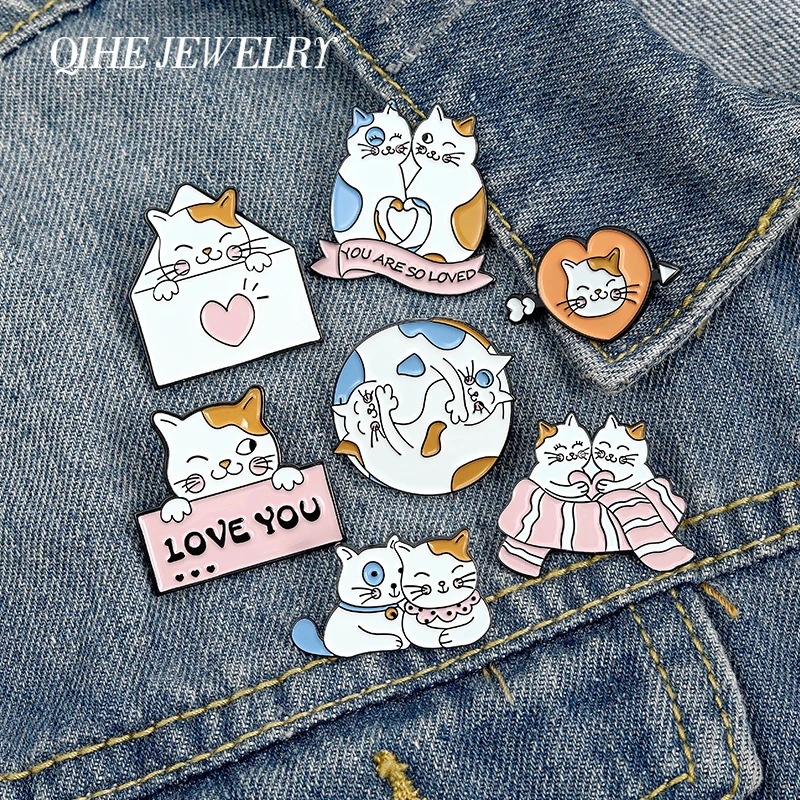 

The daily life of couple cats Enamel Lapel Pins Warm love Cute Brooches Badges Fashion Pins Gifts for Friends Jewelry Wholesale