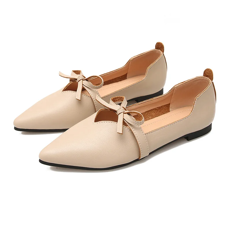 Женские осенние туфли на плоской подошве удобные тонкие с острым носком и