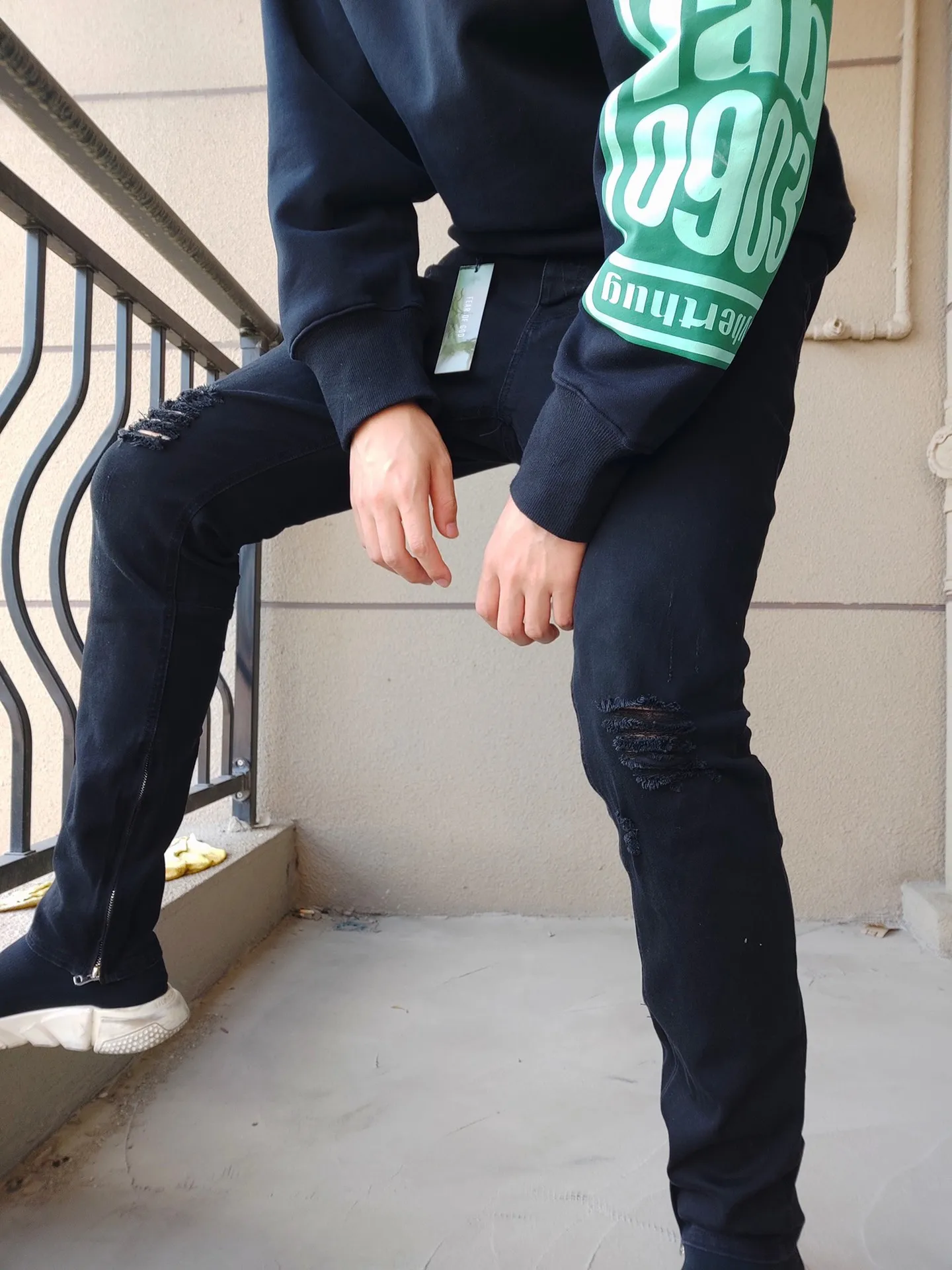 

Grace Of God 6th Spring Men's Casual High Street Hip-Hop Distressed Washed Ripped Jeans Trousers Denim Pants