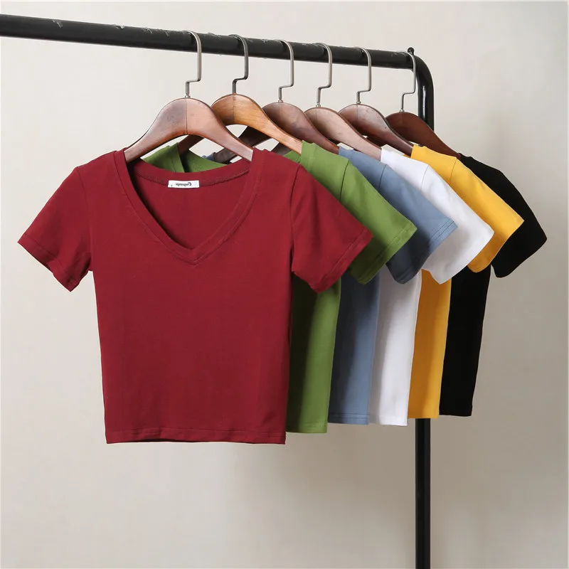 Женская рубашка с коротким рукавом и V-образным вырезом красная облегающая