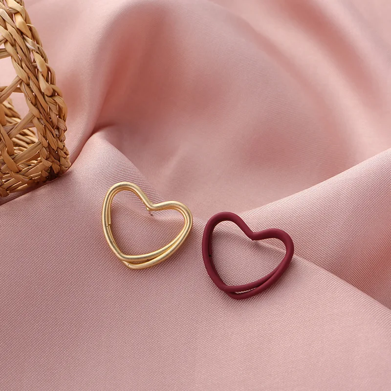 

2021 Trend Jewelry Korean Fashion Summer Fall Vintage Heart Earrings for Women Long Stud Clip on Earrings Without Ear Hole Gift