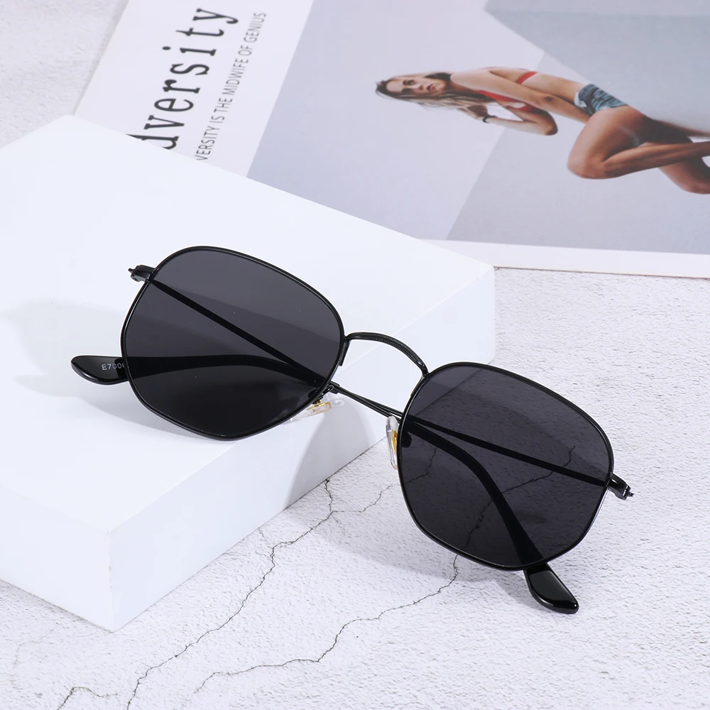 Солнцезащитные очки в металлической оправе UV400 для мужчин и женщин маленькие