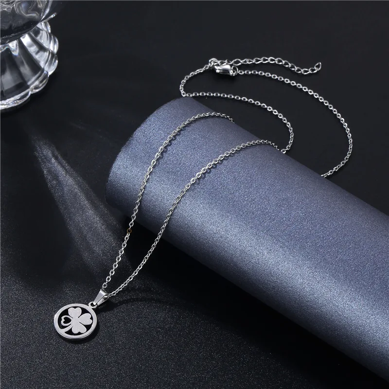 

New Beautiful Petals Four Leaf Clover Necklace for Women Man Stainless Steel Clover Pendant Necklace Jewelry Wholesale 2021