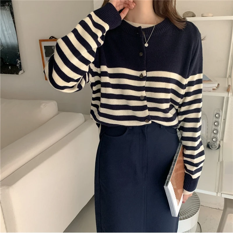 

Осень 2022, женский кардиган PLAMTEE, популярный свитер с круглым вырезом, шикарный модный вязаный винтажный Универсальный корейский женский топ...