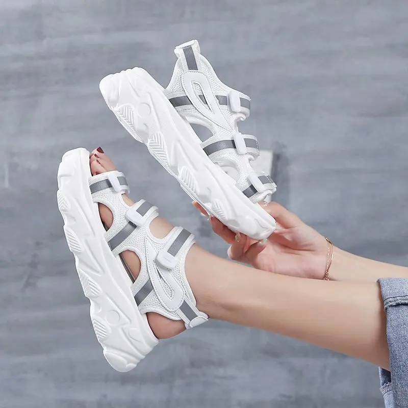 

Сандалии женские на платформе, спортивная обувь, светящиеся босоножки на толстой подошве, Повседневная пляжная обувь, черные, белые, лето 2021