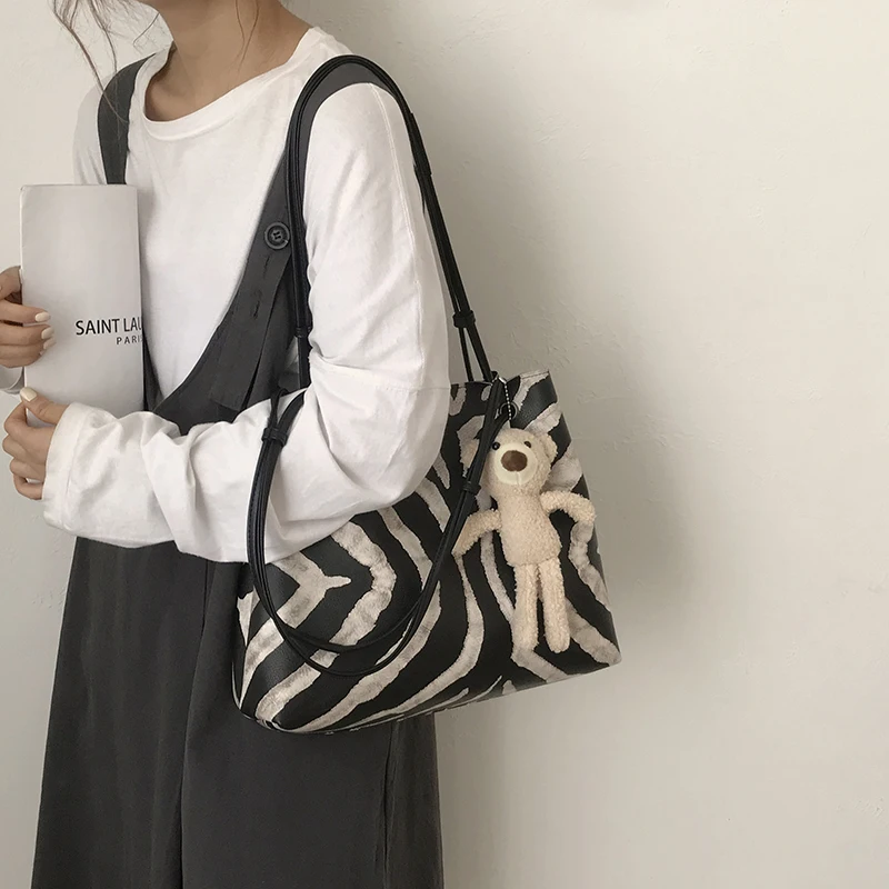 

HISUELY Women's Tote Bags 2022 High Quality Lady Shoulder Bag High Quality PU Leather Handbags Large Capacity Shopper Bag Q4