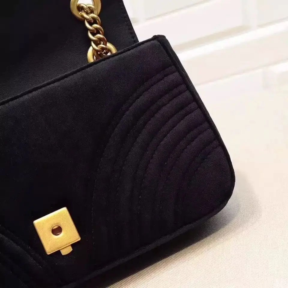 

2020New Fashion Women's Shoulder Bags Luxury Brand Heart-shaped Female Sling Messager Bag Color Handbag Red Leather Woman Bags