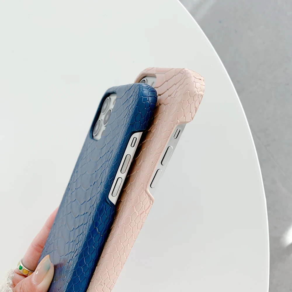

Luxury snake grain leather half-pack phone case For iPhone 11 Pro X XR XS Max 8 7 Plus 12 Pro Max SE 2020 Glossy Black Cover