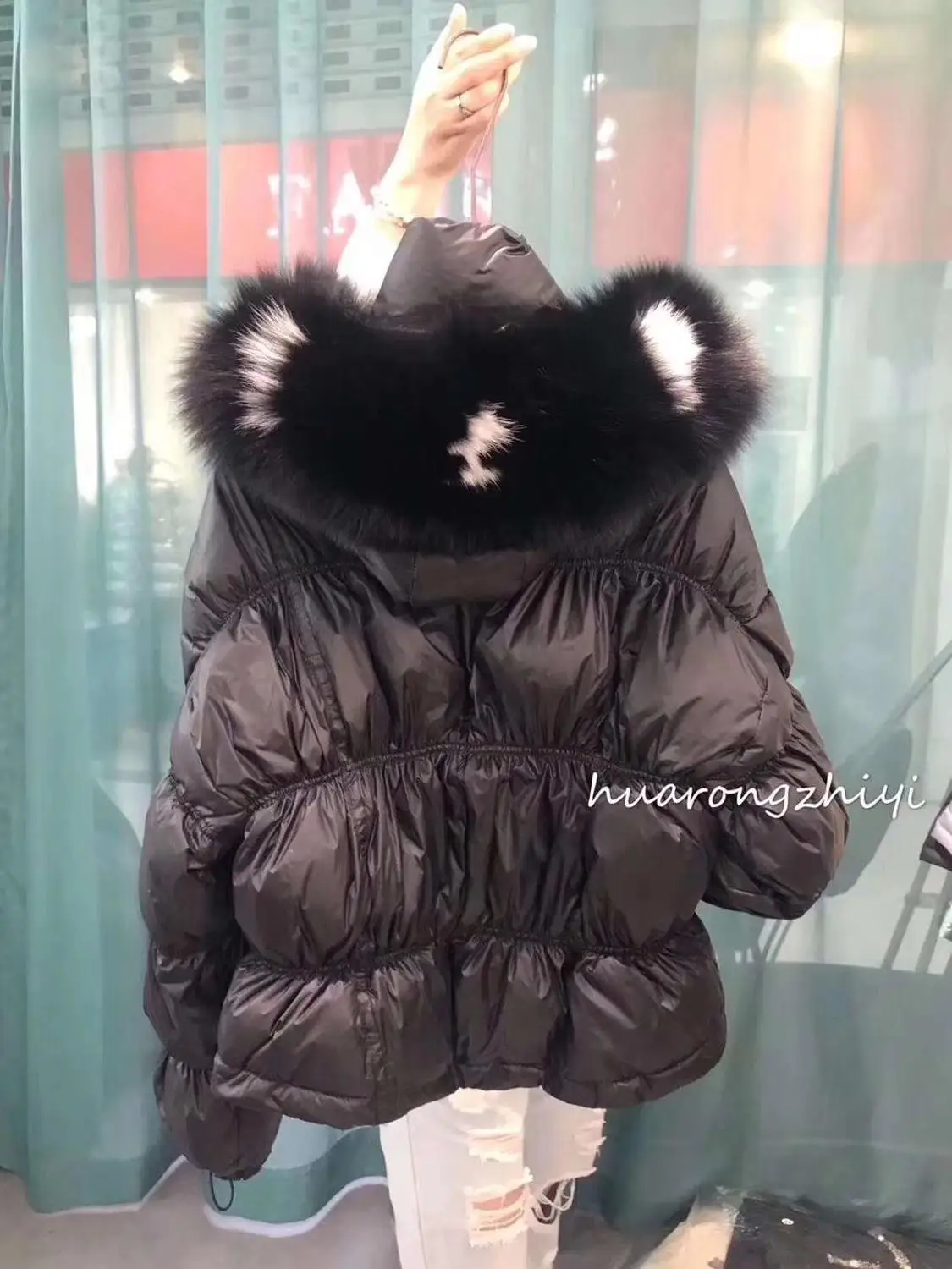 black Новое поступление, зимнее модное пуховое пальто для женщин с большим капюшоном из лисьего меха, теплые толстые парки, короткая куртка белого и черного цвета - Цвет: black