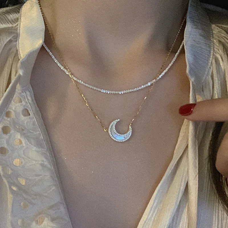 

2022 New Copper Zircon Shiny Moon Butterfly Pendant Necklce for Women Elegant Clavicle Chain Choker Party Wedding Jewelry Gifts