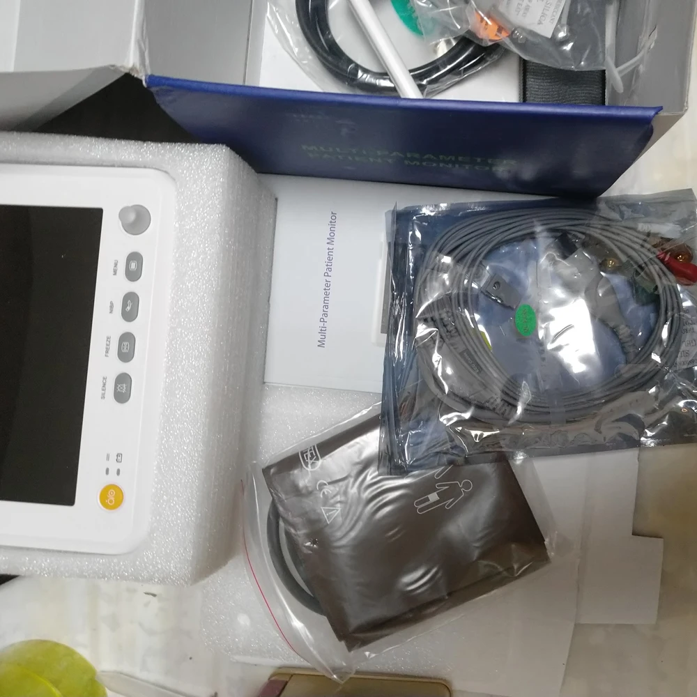 Медицинское оборудование 7 дюймов 6 параметров монитор пациента NIBP Spo2 PR ECG RESP TEMP