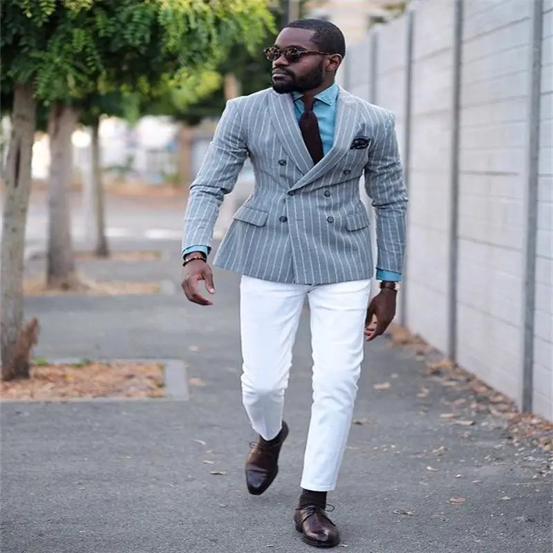 

Handsome 2 Pieces Light Grey Stripe Groom Suit Peaked Lapel Blazer Suits Tuxedos Custom Made Fit Slim Formal Business Men Suits