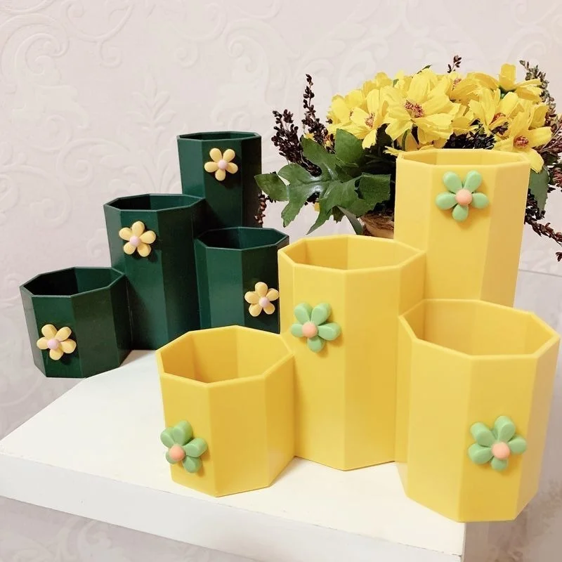 

Pen holder creative ins girl heart dormitory desktop office stationery storage tube student pen bucket makeup brush storage