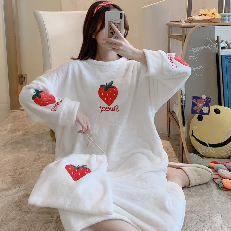 

Women Nightdress Nightgown Coral Fleece Nightwear Cartoon Sleepdress Home Wear 2021 New Warm Sleepwear Winter Intimate Lingerie