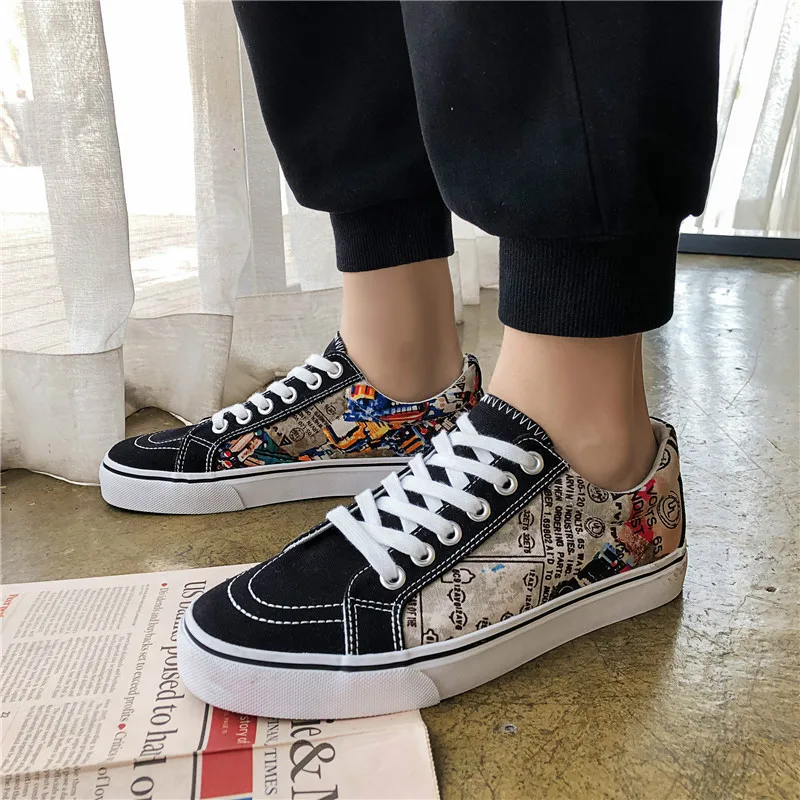 

Fashion Men Shoes Graffiti Breathable Lace-up Canvas Shoes Spring Autumn Outdoor Skateboard Shoes Easy Matching Casual Shoes