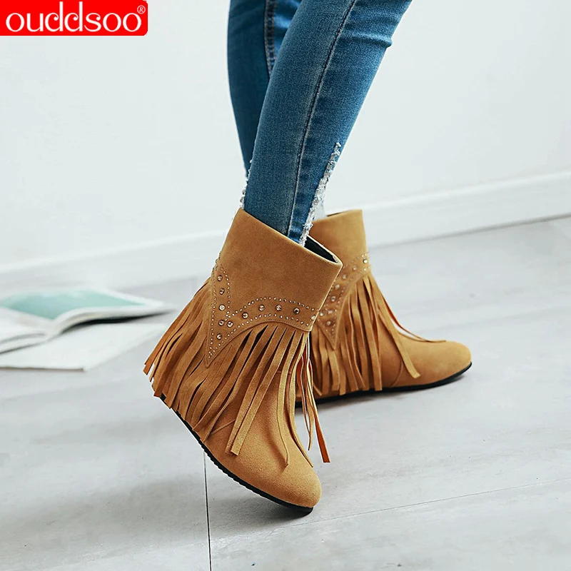 

ODS/Коллекция 2021 года; Модные женские зимние замшевые ботильоны на плоской подошве с круглым носком на молнии; Цвет коричневый, красный; Выраз...