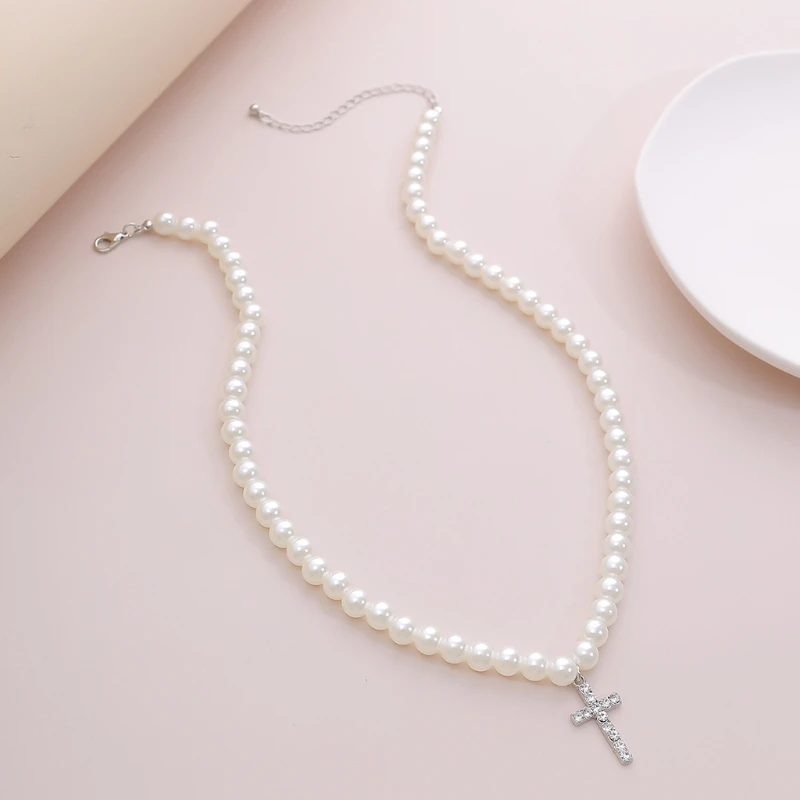 

Vintage Pearl Necklace Crystal Cross Rhinestone Pendant Simply Pearl Bead Choker 83XF
