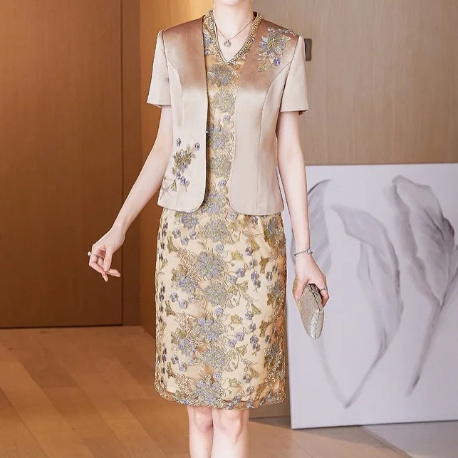 

Champagne Gold Mother Of The Bride Dresses Beading Two-Pieces With Jacket Knee-Length Wedding Party Mother Evening Gowns 2021