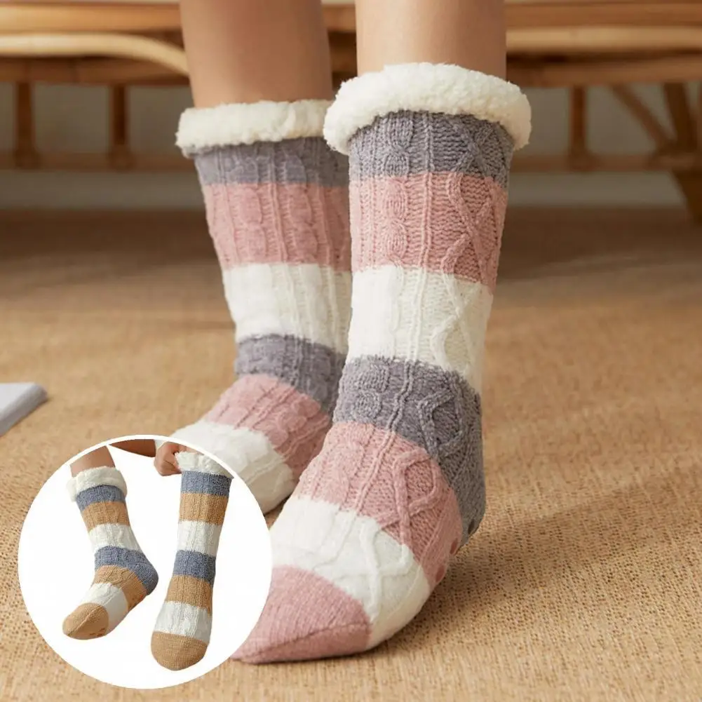 

1 Pair Sleep Socks Cold-resistant Regular Eye-catching Decorative Women Floor Slippers Socks Plush Socks for Families