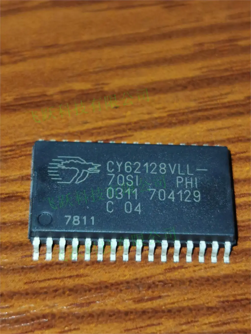 

5PCS/LOT CY62128VLL-70SI CY62128VLL-70SC CY62128BLL-70SC CY62128