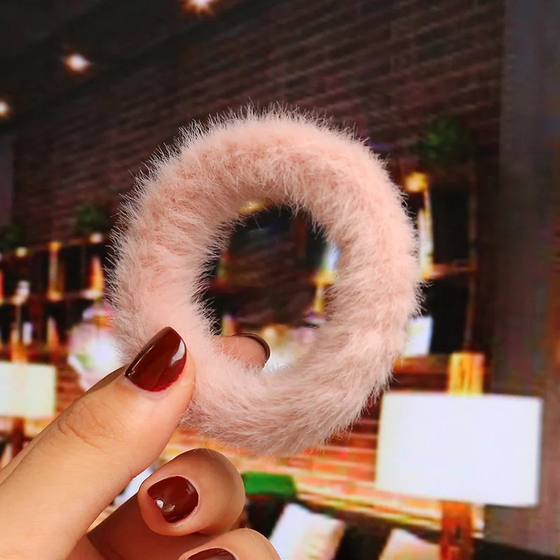 2019 Новый меховой волосатый обруч для волос Scrunchie для женщин девочек эластичные резинки Gum крепежи для хвоста зимние однотонные.