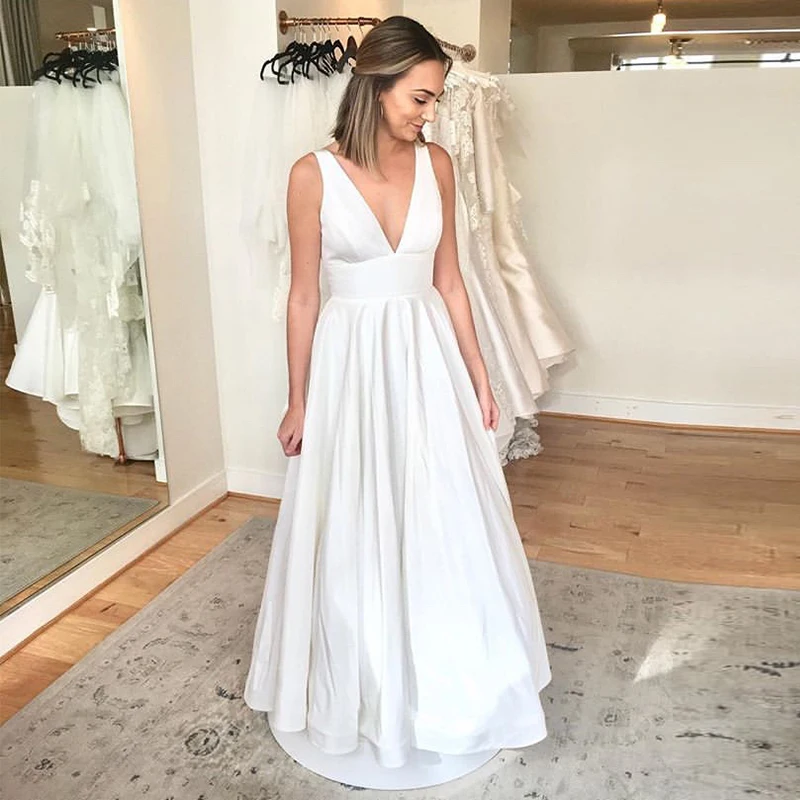 

Sexy V-Neck Sleeveless Beach Wedding Dresses Cheap Backless Back Bow Bridal Dress Customizable Wedding Gowns