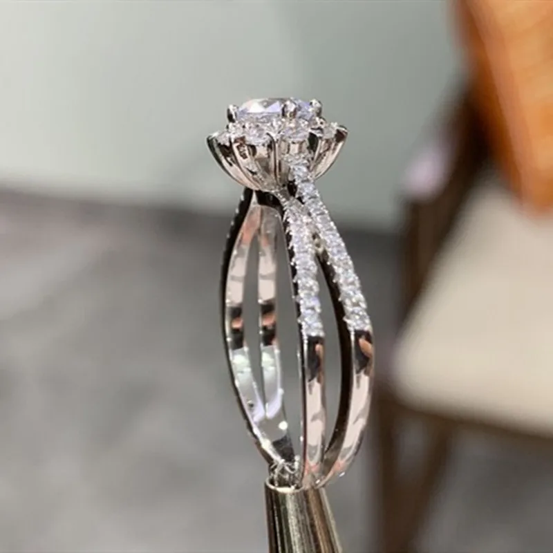 

Exquisite Solid 925 Sterling Silver Jewelry Rings for Women White Diamond Cocktail Party Ring Gifts Wedding Rings women jewelry