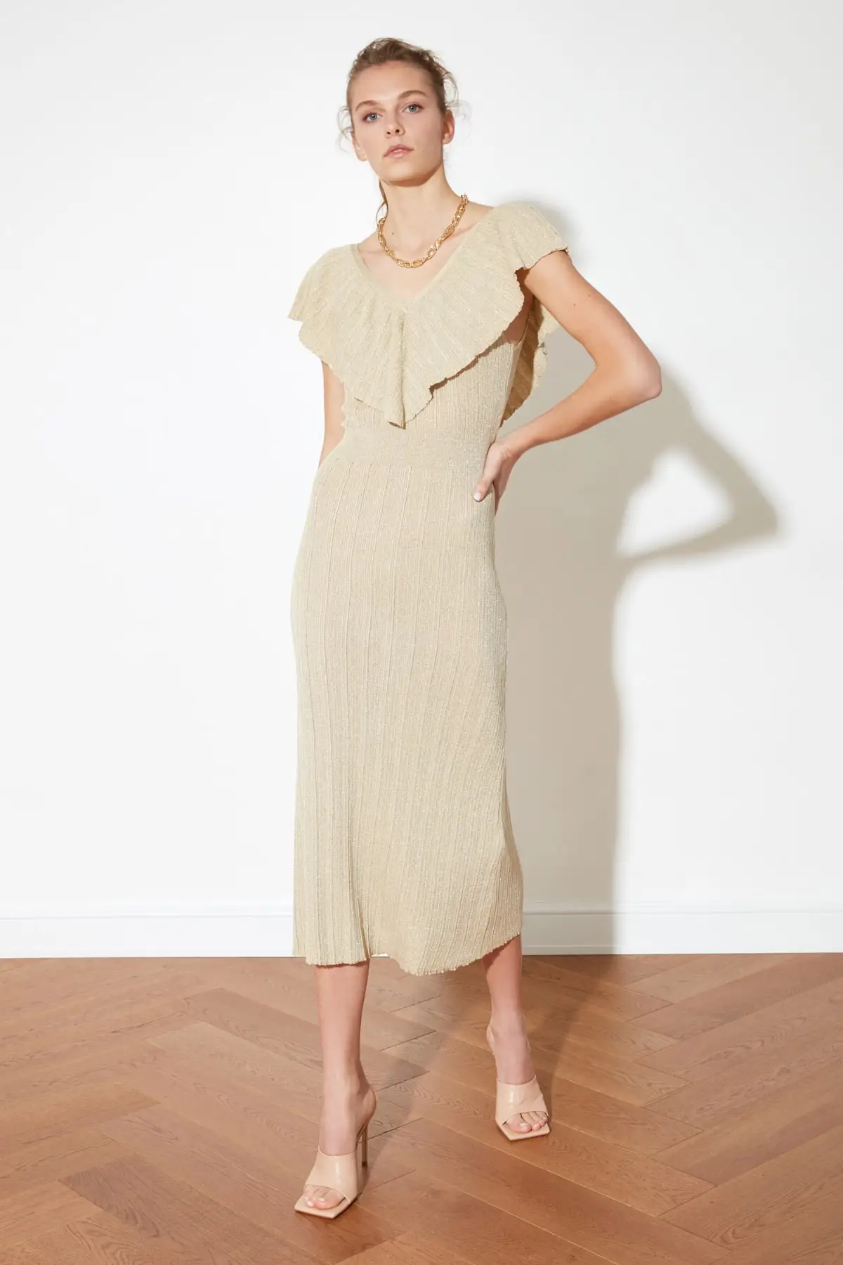 Трендовое серебристое трикотажное платье TWOSS20EL1772|Женские платья| |