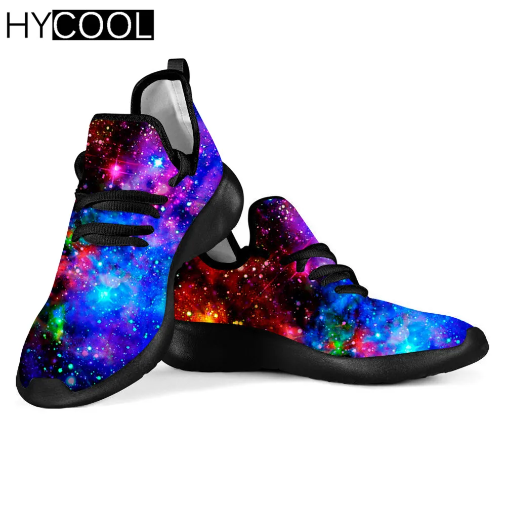 

Летняя сетчатая спортивная обувь HYCOOL для женщин и мужчин, удобные нескользящие кроссовки для ходьбы и бега с космическим принтом галактики ...