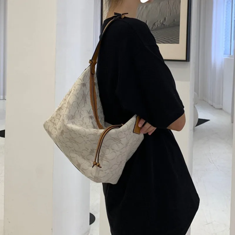 

High-quality Canvas Fashion High-class Western Style Classic Embroidered Crescent Bag Commuter Versatile One-shoulder Armpit Bag