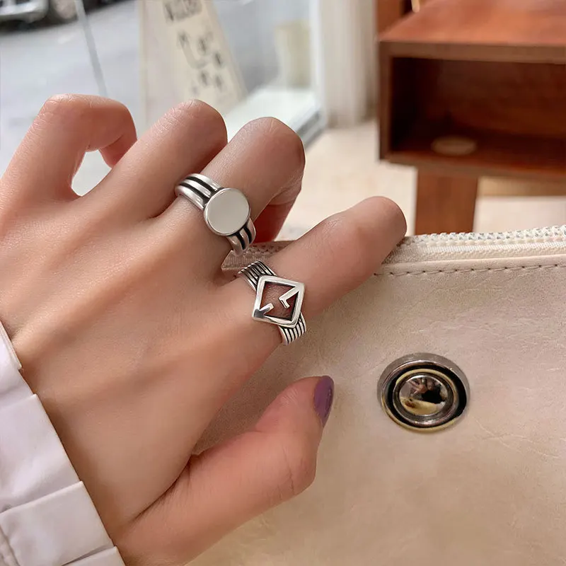 Кольцо женское/Мужское AOMU серебристое регулируемое в стиле ретро | Украшения и