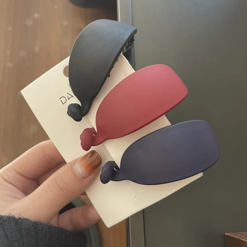 

New Cute Candy Colors Banana Shape Hair Claws Women Girls Sweet Hair Clips Ponytail Holder Hairpins Fashion Hair Accessories